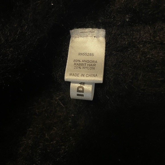 Express Shrug - Picture 3 of 4